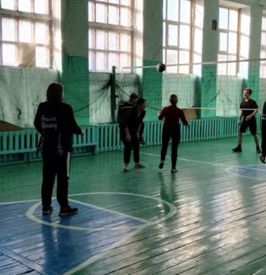 Товарищеский матч по волейболу